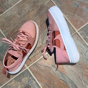 Womens 8 Nike Pink Sneakers